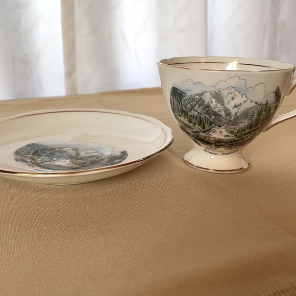 Banff, Canada teacup and saucer - Picture 7 of 8